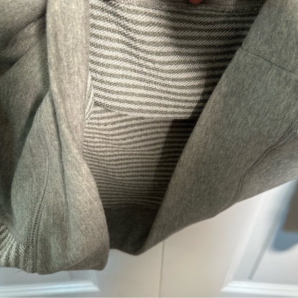 Nike gray terry inside scoop neck sweatshirt with striped accents on sides - Picture 2 of 5